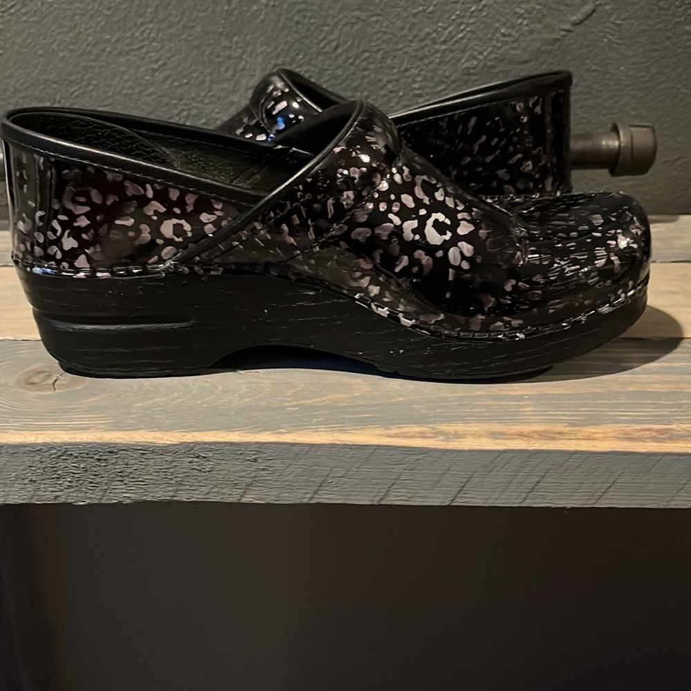 Dansko | Patent Cheetah Print Clogs Size 39 - image 5